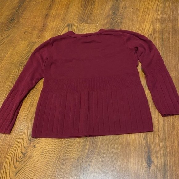 San Francisco Pretty Wine Red Stretch Knit V Neck Sweater With Zipper Accents - Picture 9 of 10